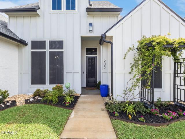 202 Amsterdam Ave, Youngsville, LA 70592 | MLS #RA2600002
