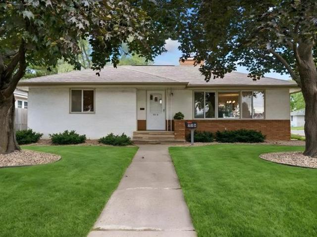 202 Ash St W, South Saint Paul, MN 55075