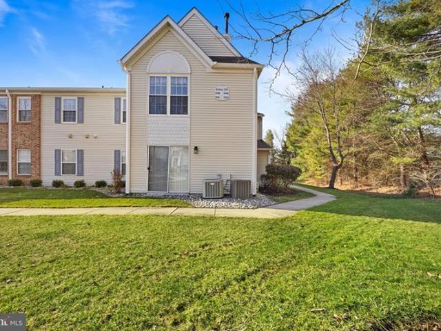 202B Arrowwood Ct, Mount Laurel, NJ 08054