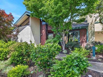 202 Baywood Rd