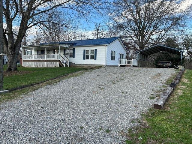 202 Blackbird Dr, Ashton, WV 25503