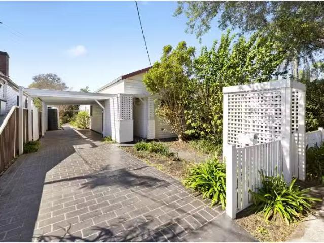 202 Burwood Road, Croydon Park House for rent Listed by Croyd.