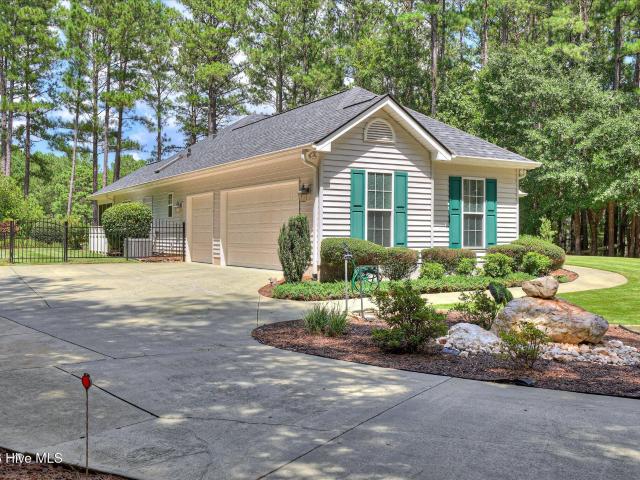 202 Bush Court