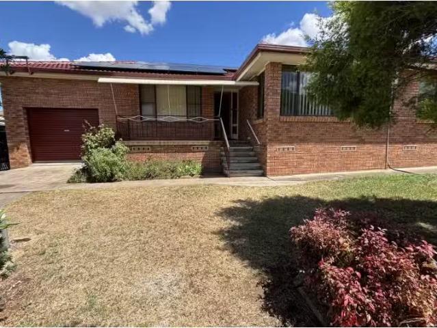 202 Hawker Street, Quirindi House for rent Listed by Talia Wo.