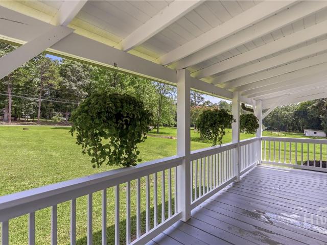 202 Oak Circle
