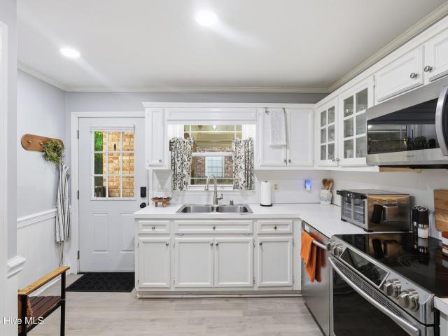 202 Lindenwood Drive