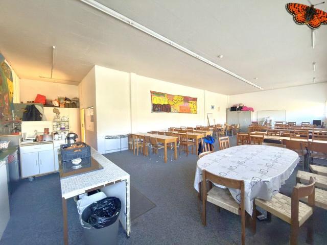 202 m²