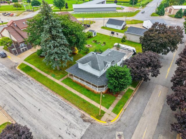 202 Maple Street S