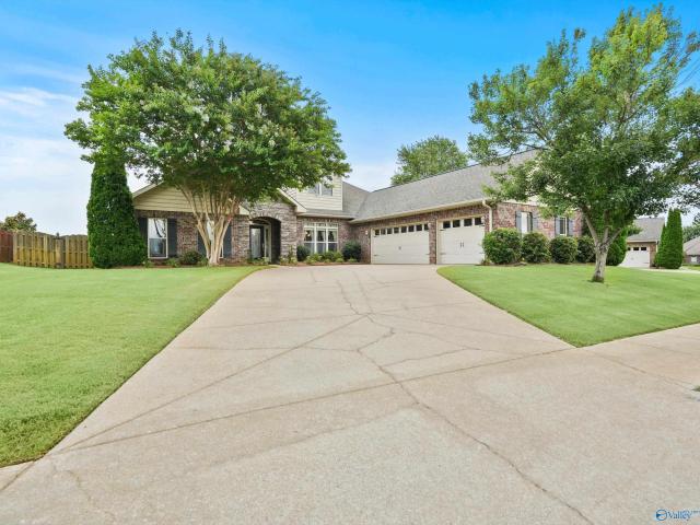 202 Pebble Creek Drive SW