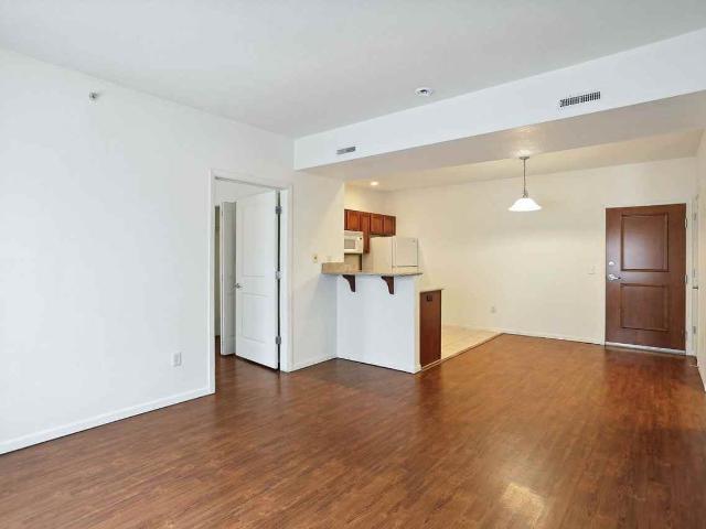 202 Race 2 Bedroom Apartment for Rent at Stratford Residence, Urbana, IL 61801