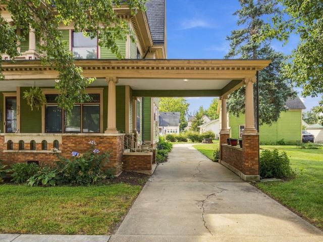 202 W McConnell Street