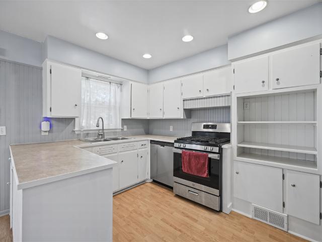 202 W Melody Avenue