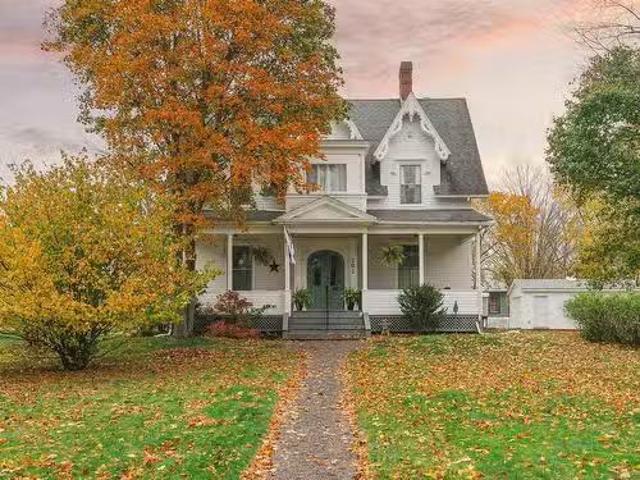 202 Washington Street, New Glasgow, NS, B2H 3L8 house for sa.