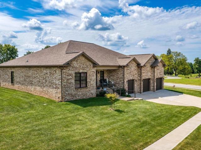 202 Wedgewood Circle