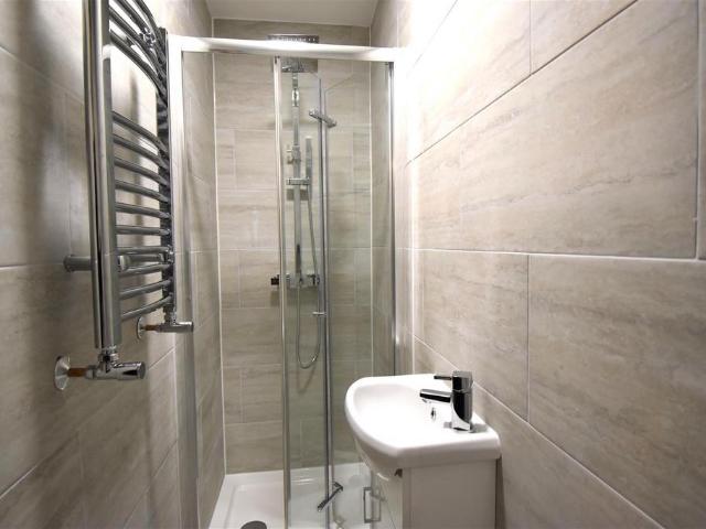 202 Tiverton Road, Stirchley, B29 6BU, United Kingdom | 6 bed townhouse for rent #134814302 | Rentberry