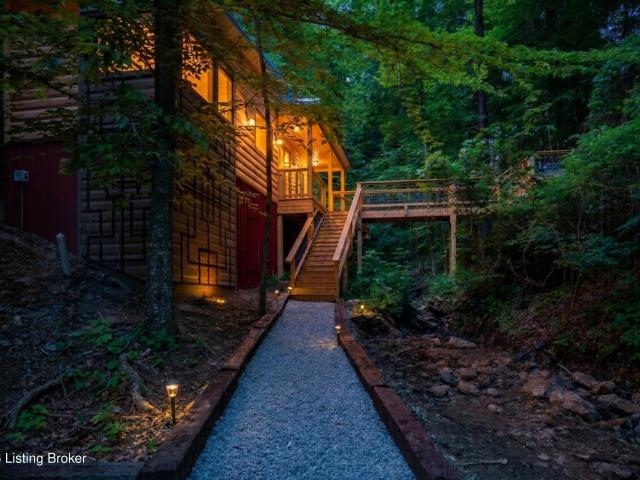 202 Twin Arch Rd