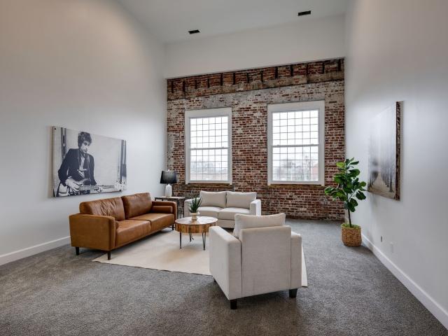 202A West College Street # 4