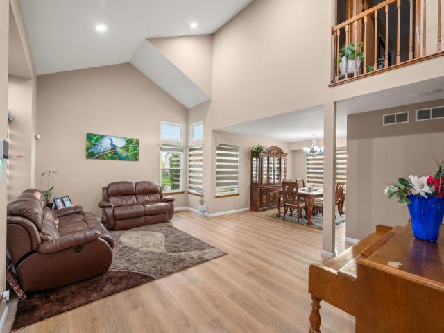 2035 N Green Bridge Lane