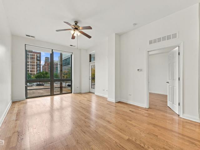 2035 S Indiana Avenue # 211