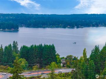 2037 NE Norseman Way