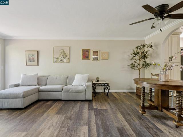 2037 Ptarmigan Dr 2