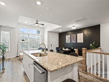 2037 Statesville Avenue, Charlotte, US, NC