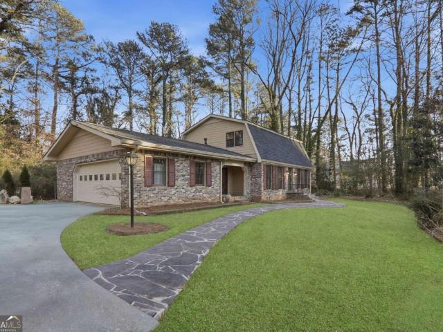 2037 Stoneleigh Drive