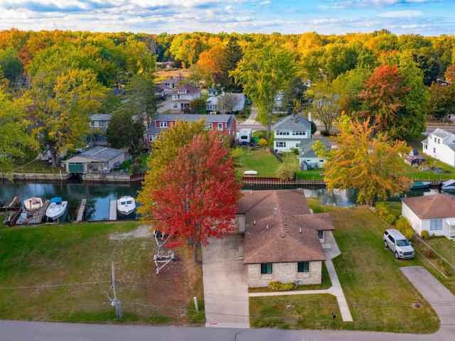 2037 W Park Drive