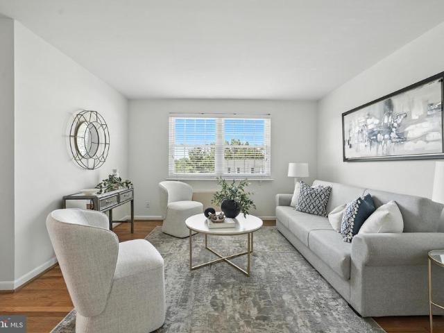 2030 N Vermont Street # 304