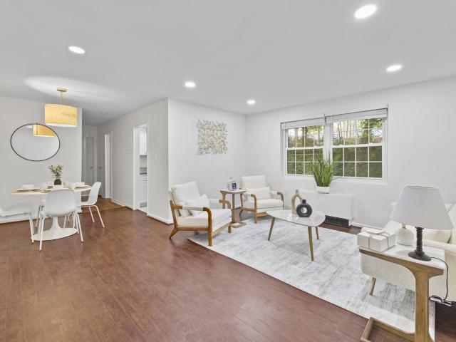 2030 N Vermont Street N # 102