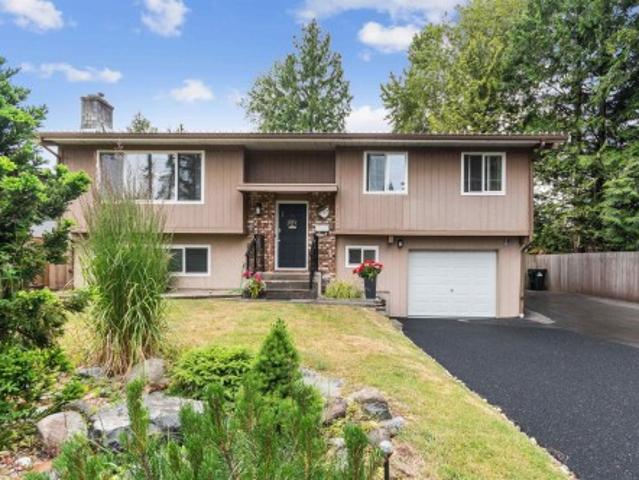 2032 Avenue, Langley, BC, V3A 6P6 house for sale | Listing ID R3134 | Royal LePage
