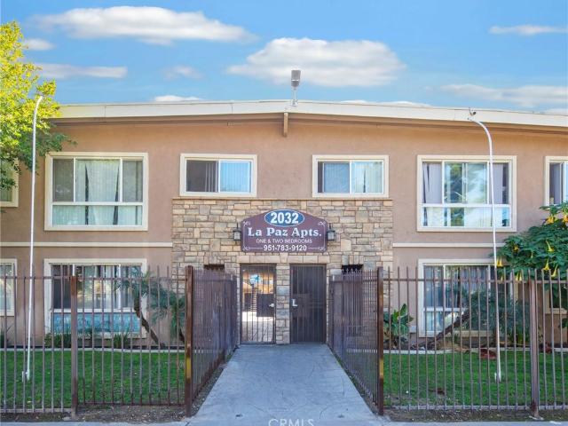2032 W Linden