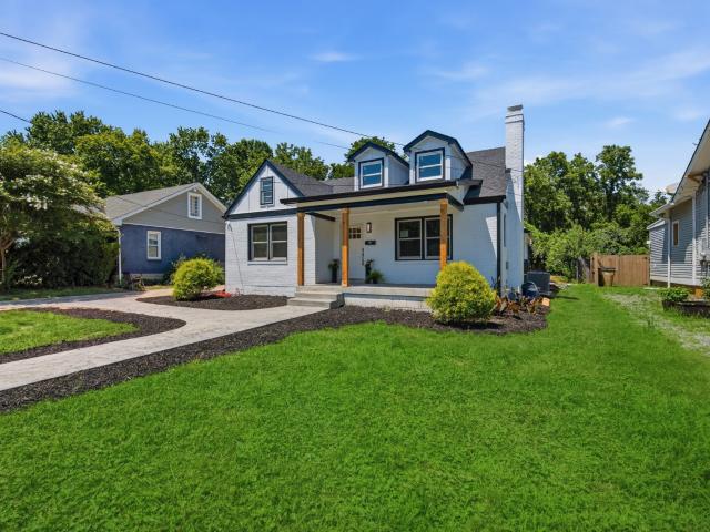 2033 Greenwood Ave
