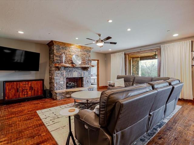 2033 Harbor Way # 103