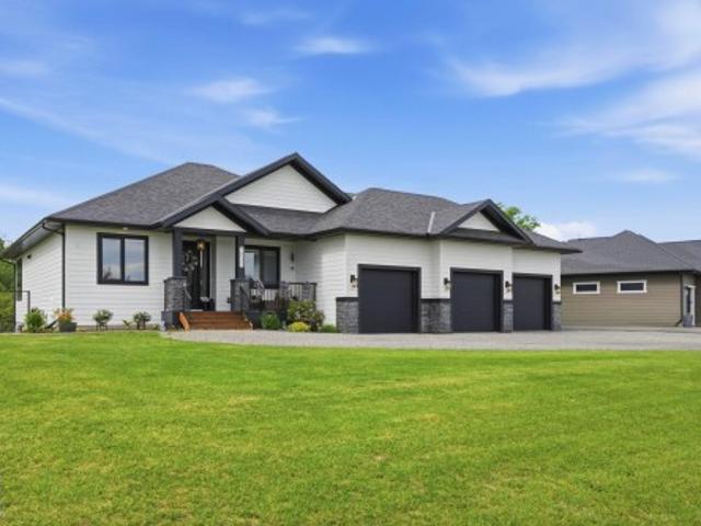 2033 Spring Lake Drive, Rural Parkland County, AB, T7Z 0G8 house for sale | Listing ID E4493 | Royal LePage