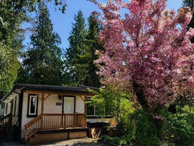 203 1 Mamquam Road, Squamish, BC, V0N 1T0 house for sale | Listing ID R3161 | Royal LePage