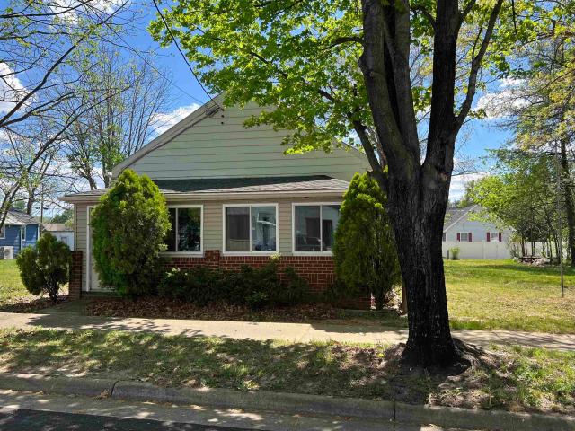 203 6TH ST