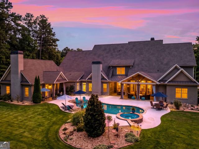 203 Carriage Lane