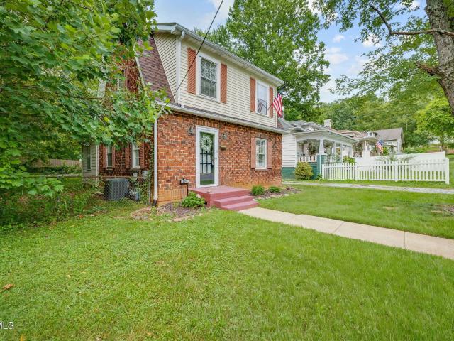 203 Boyd Street
