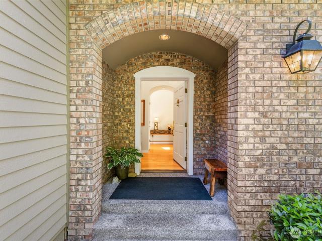 203 Baycliff Drive