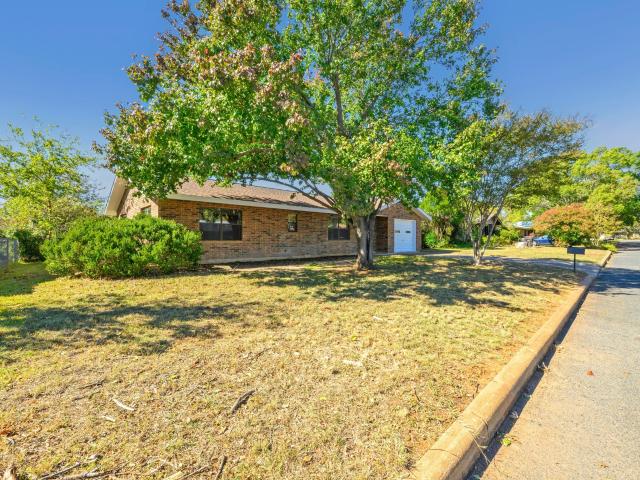203 Broadmoor Dr, Fredericksburg, TX 78624 | MLS #104790
