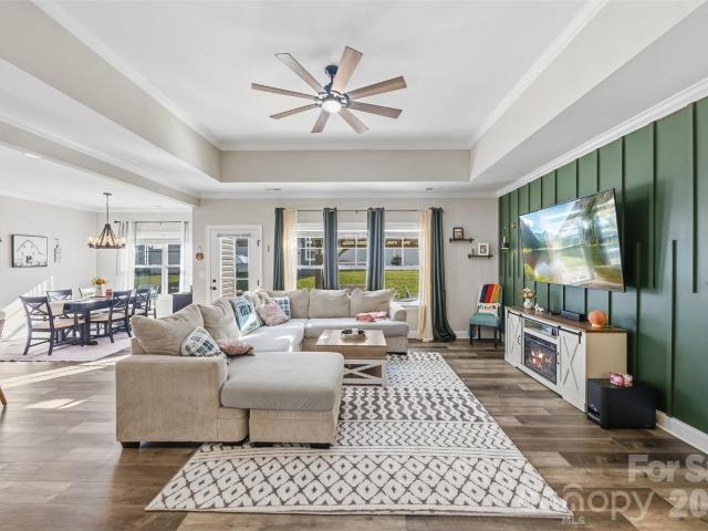 203 Garden View Lane