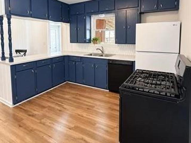 203 E Spring