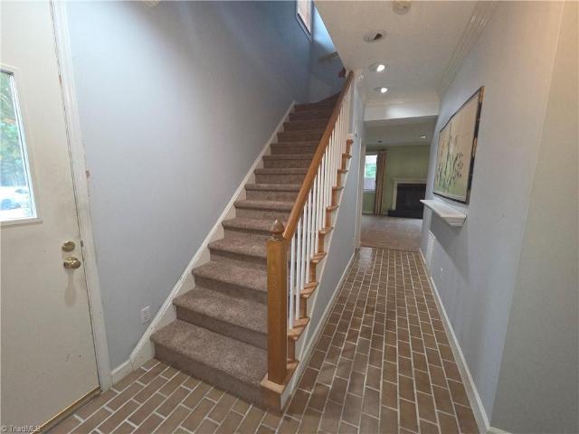203 Forest View Court