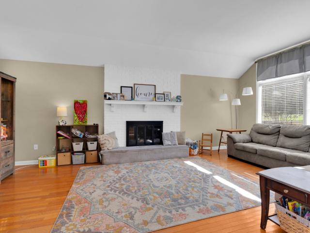 203 Kingsridge Blvd