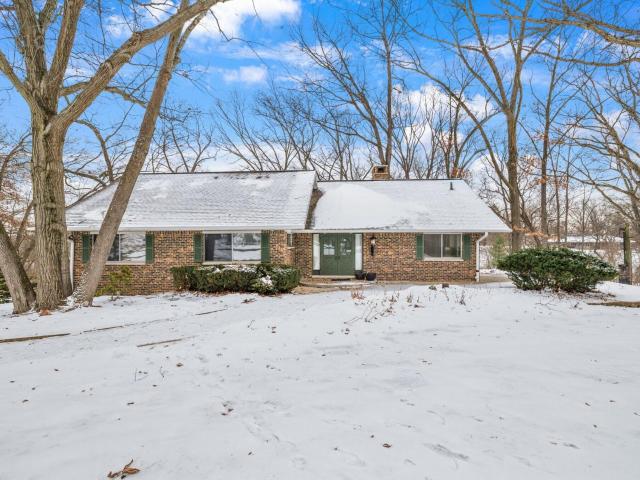 203 Oakridge Ct, Valparaiso, IN 46385 | Compass