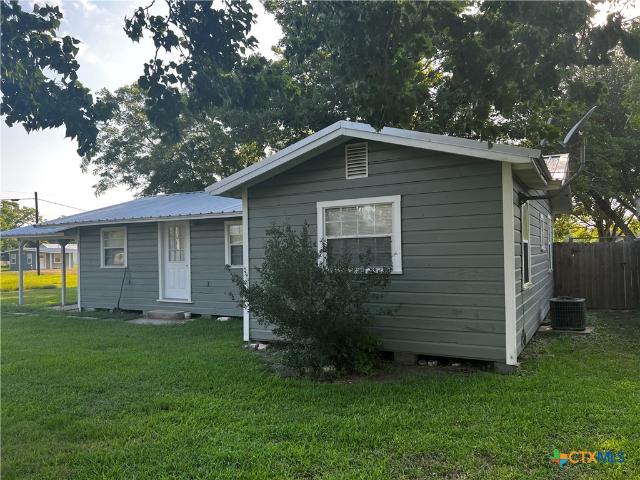 203 Oleander Ave, Tivoli, TX 77990 | MLS #606201