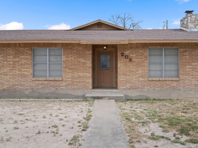 203 Margaret Ln, Del Rio, TX 78840 | MLS #1920