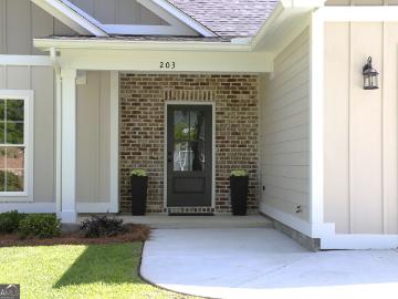 203 Saxton Place