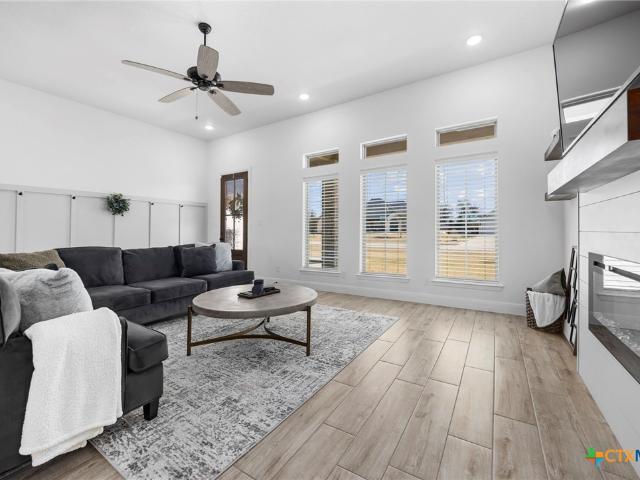 203 Sand Flat Lane